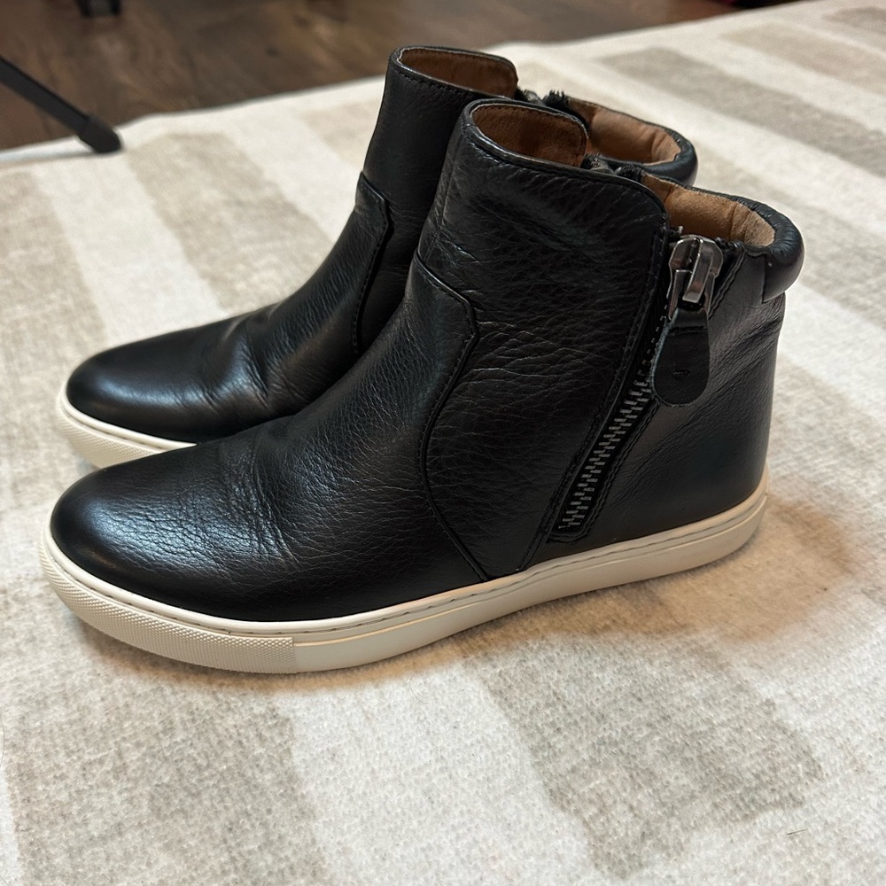 Gentle Souls by Kenneth Cole Women's Carole Leather High Top Sneakers (Size 6.5)